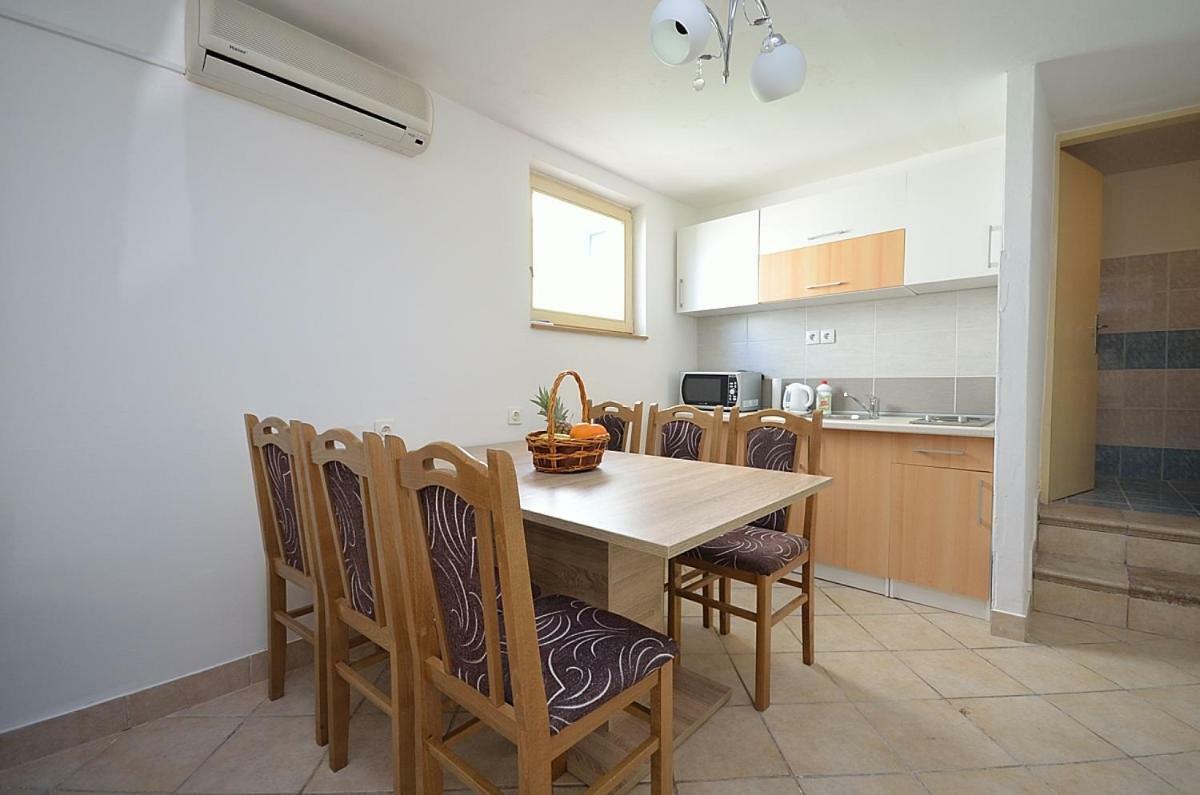 Apartment Ana Tribunj (Sibenik-Knin)