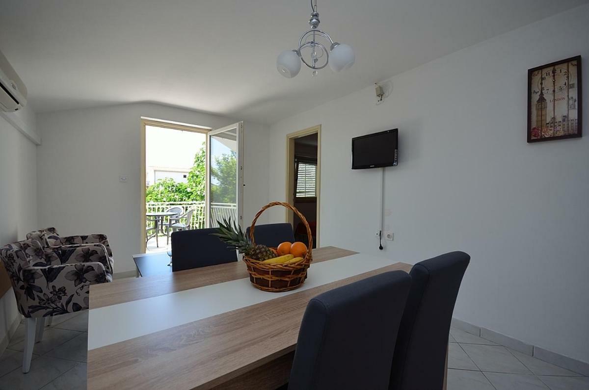 Ana Apartment *