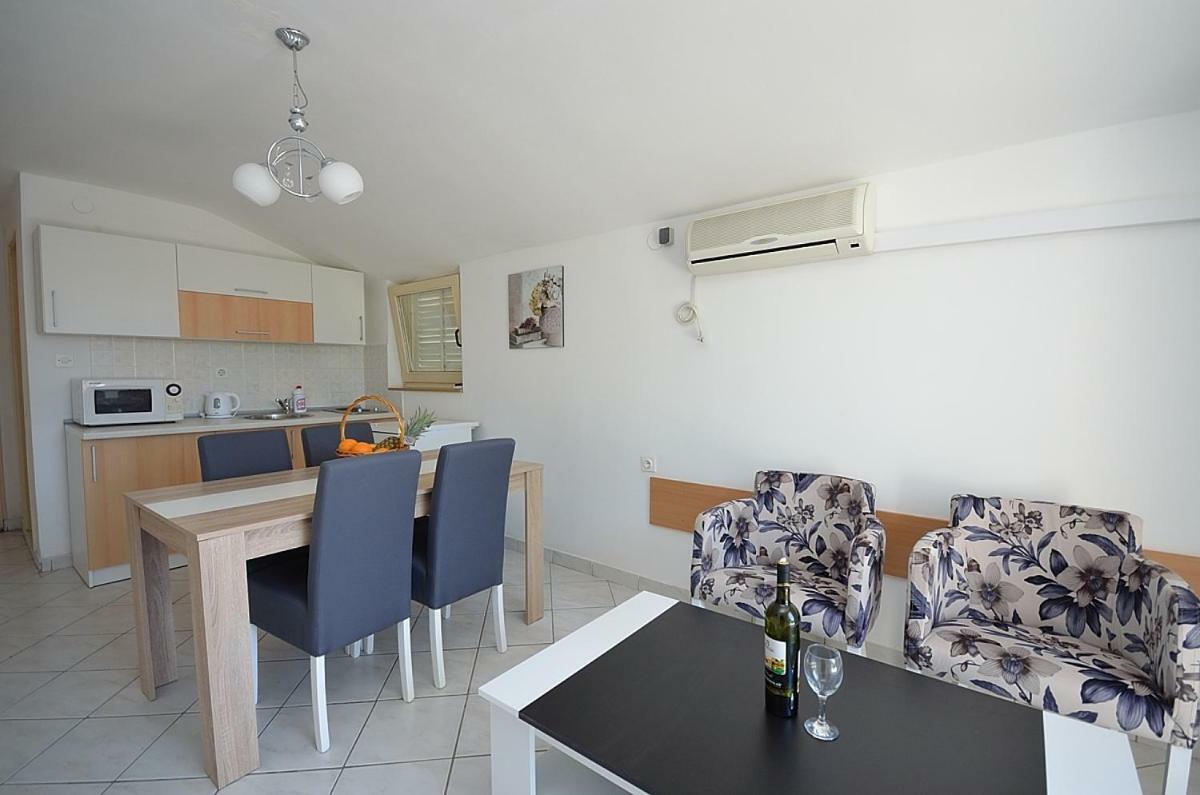 Ana Apartment